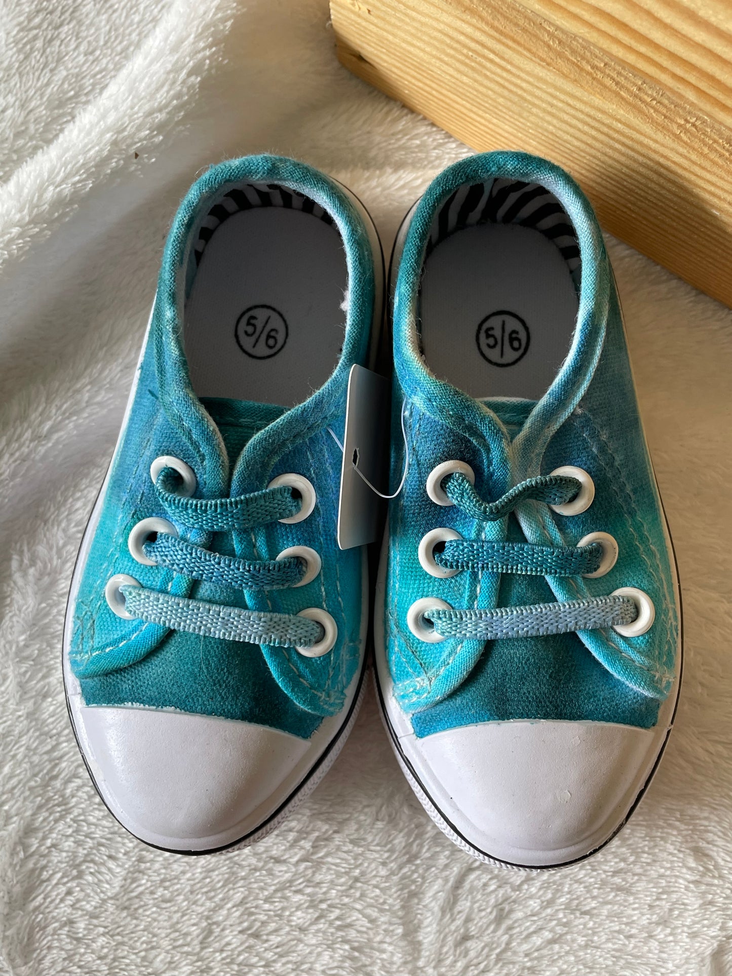 Blue Gradient Dyed Children's Shoes